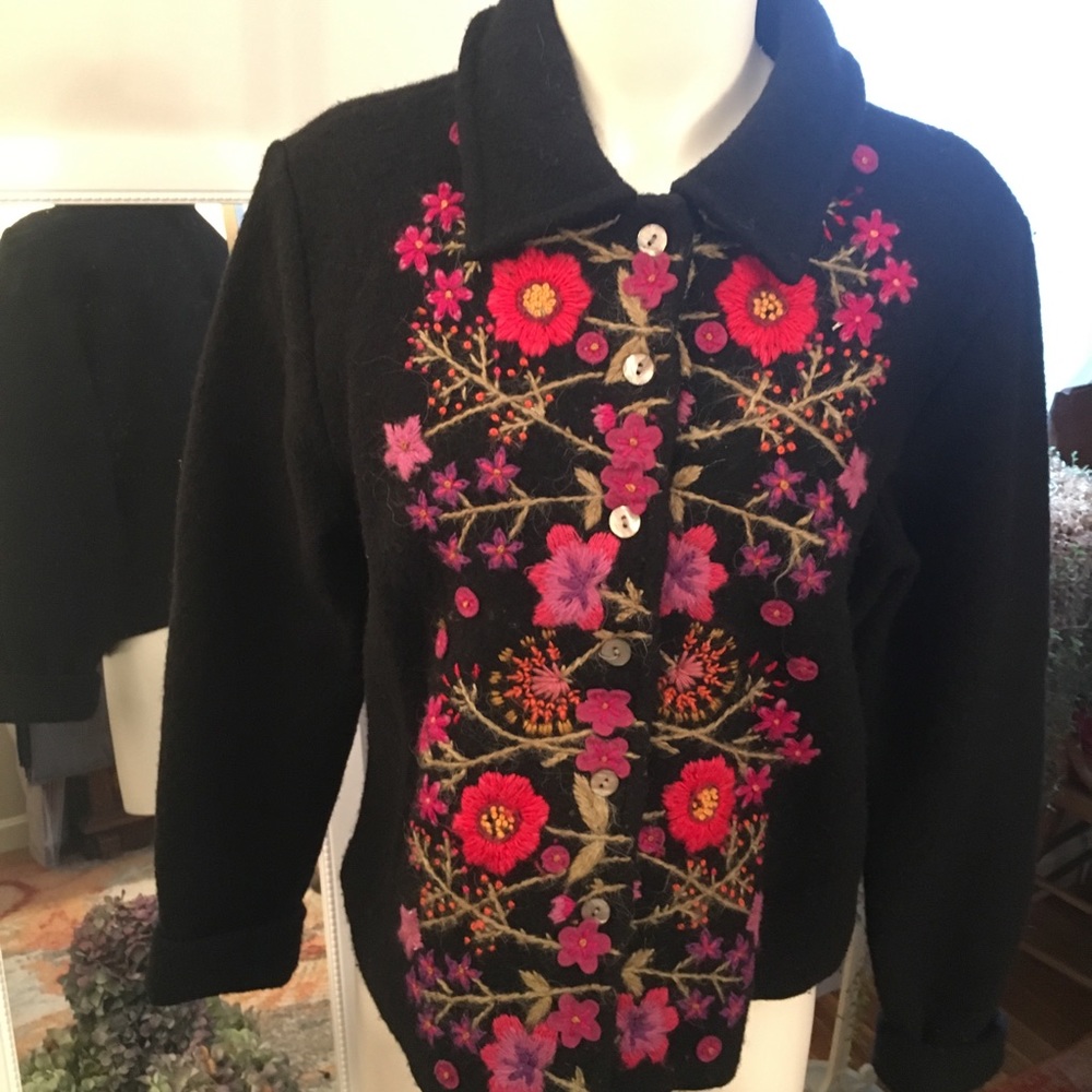 Black wool sweater colorful flower details M